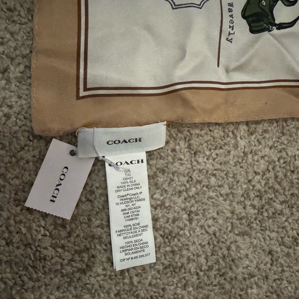 NWT Coach Spring 2026 Catalog Scarf - Picture 4 of 7